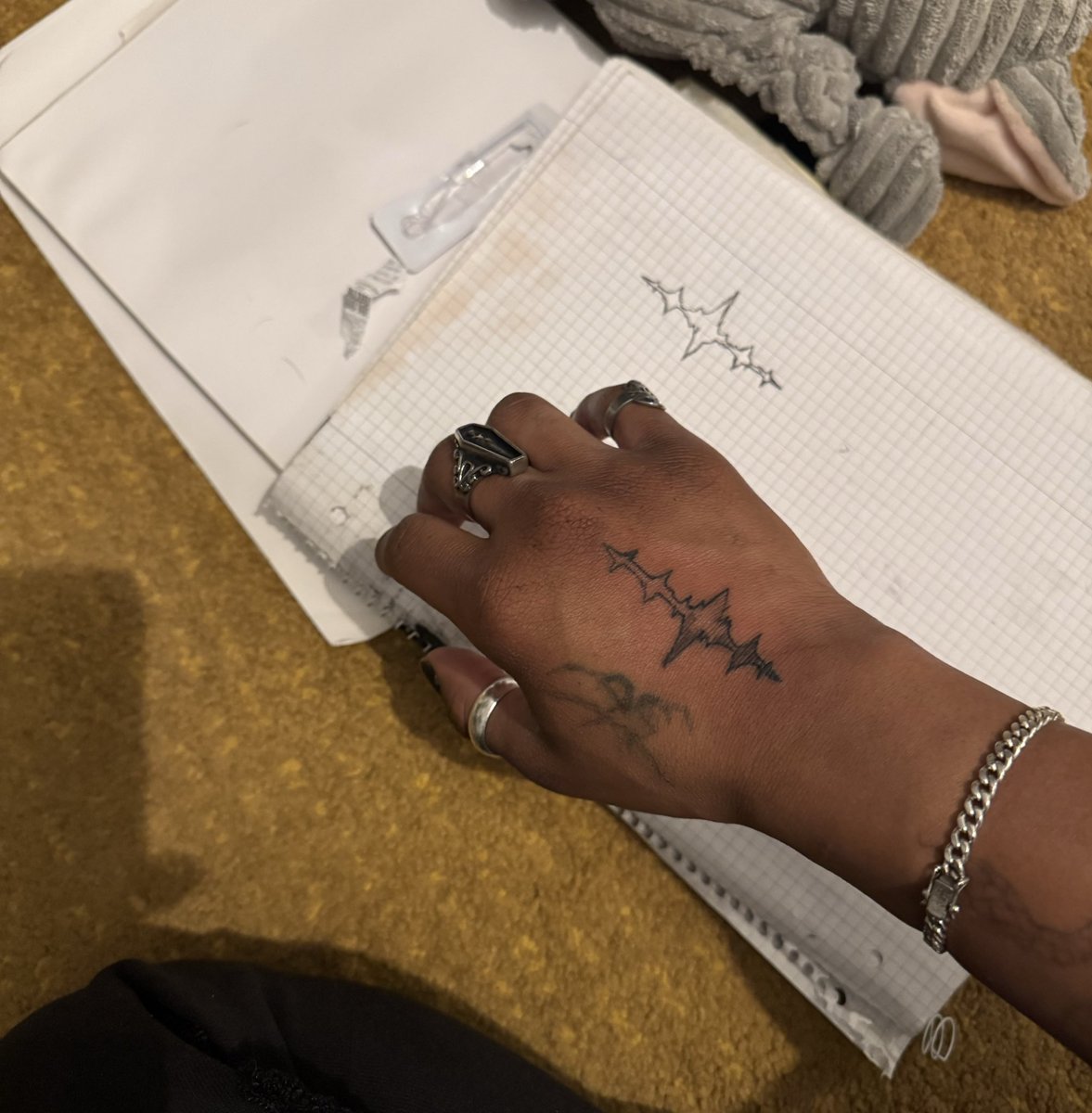 Fuzz ♊︎ tweet media