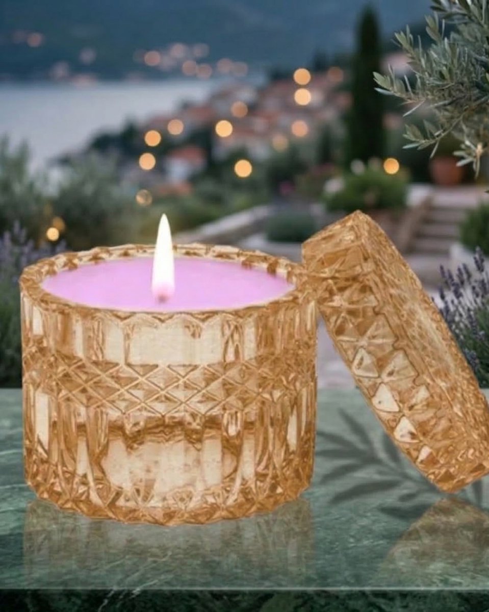 Maries_Aromas's tweet image. Experience understated luxury with Subtle. 🕯️🌸 The harmonious blend of peony and white tea creates a soft, elegant fragrance that transforms your space into a haven of calm and refinement.
.
Shop Subtle Candle now:
mariesblazingaromas.com/products/subtl…
.
.
#SubtleLuxury #PeonyAndTea