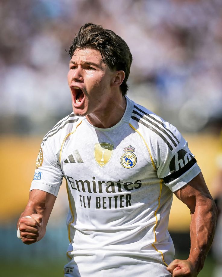 𝘊𝘳𝘦𝘴𝘱𝘰 tweet media