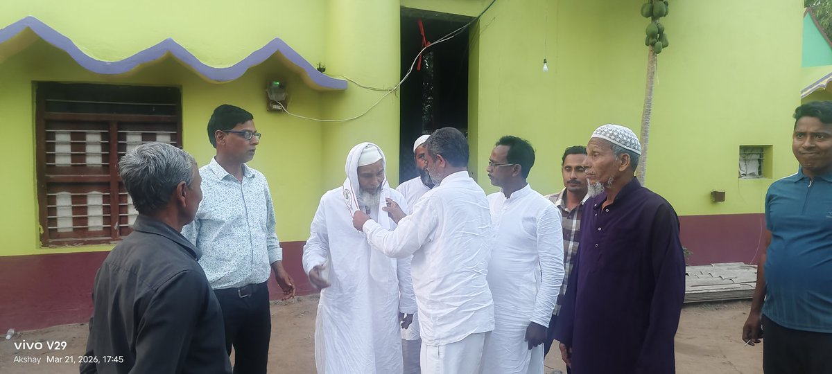 MahataMla16485's tweet photo. ঈদের শুভেচ্ছা জানাতে কড়সা অঞ্চলে।
@AITCofficial @BanglarGorboMB @MamataOfficial @abhishekaitc https://t.co/46lvnD6Yl9
