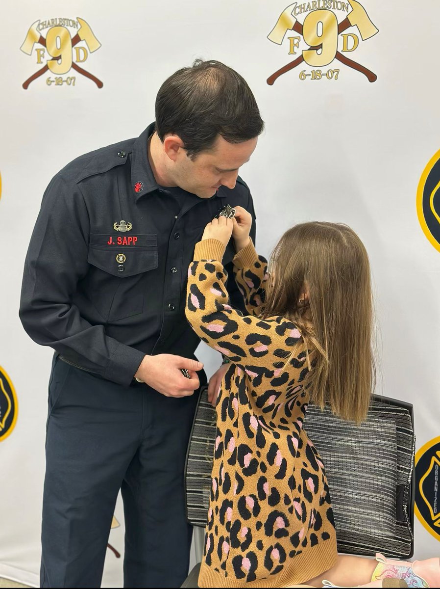 Charleston Fire Dept tweet media