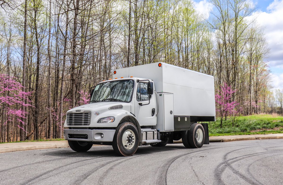 LoadKingMfg's tweet photo. No CDL. 20–23 cu yd capacity. Less dumping, more working. 🌲 Our 1472 Chip Truck is built for crews that need to move fast & we're bringing it to Arbor Expo 2026. 

Booth #46 | March 26–27 | West Springfield, MA. 
Explore the build >>> https://t.co/jPNsenhY8b

#ArborExpo2026 #TreeCare #LoadKing #ChipTruck #ArboristEquipment #ForestryEquipment #LKequipment #heavyequipment