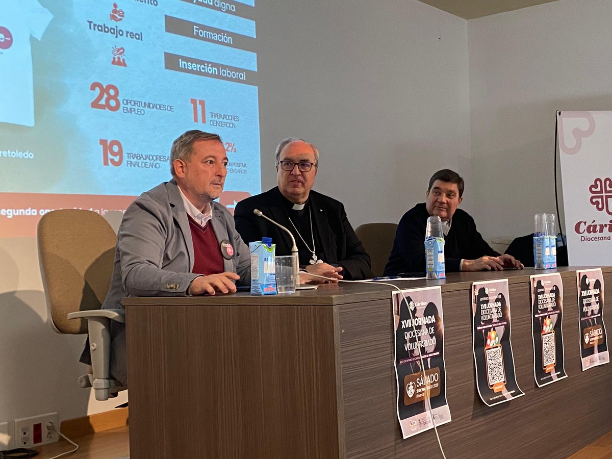 caritasto's tweet photo. En la #JornadaVoluntariadodeCaritas hemos presentado la gestión de la recogida textil de la empresa #InsertaToledo y #modare.  Ya estamos en todos los municipios de la provincia de Toledo con la recogida textil que nos permite generar oportunidades de empleo.  @modaretoledo https://t.co/UYk1BeuWSI