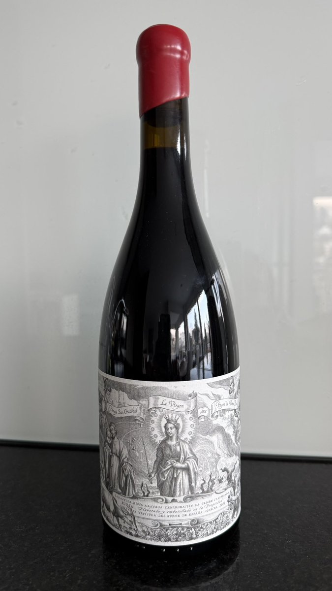 Zsofia 🍷 tweet media