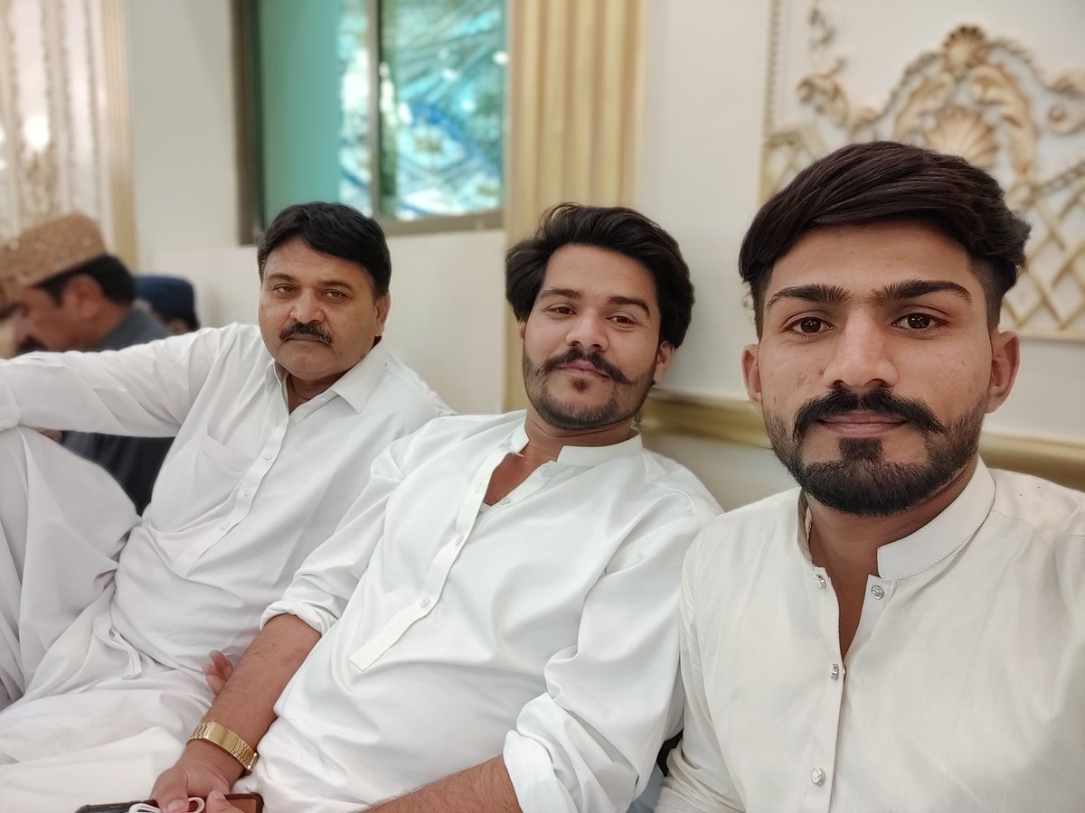 arifkori110's tweet photo. عيد جي پرمسرت موقعي تي محترم سيد ذوالفقار علي شاهه (منسٽر ڪلچرل، ٽورزم اينڊ اينٽيڪيوٽيز) ۽ سندن فرزند سيد شاھ مردان علي شاهه سان ملاقات.

ان موقعي تي يوسي چيئرمين ڀگوانداس ڪڇي، نيڪ محمد چانڊيو (سيڪريٽري اطلاعات پيپلز ڪلچرل ونگ ضلعو ميرپورخاص)، محمد عارف ڪوري (ڊپٽي جنرل سيڪريٽري https://t.co/PnyZgpzNfa