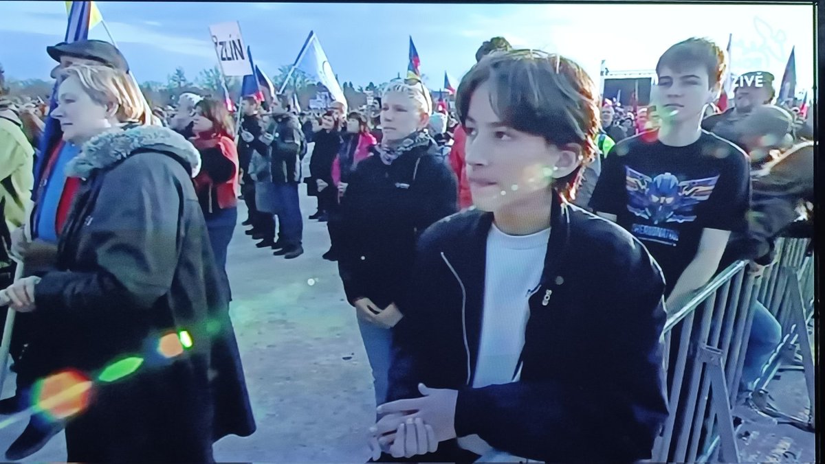 Zlý Hugo📌👀♡🇨🇿🇺🇸 tweet media