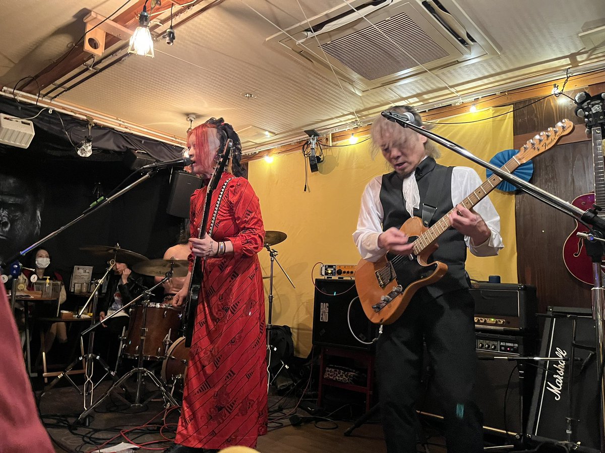 なべけい tweet media