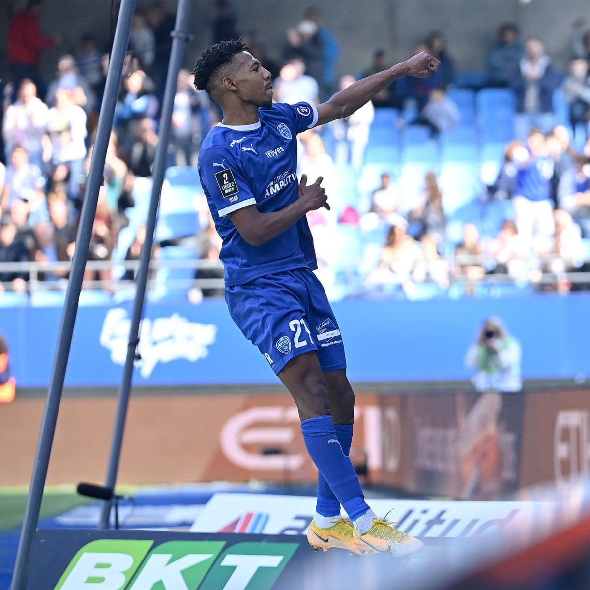 Instant Foot ⚽️ tweet media