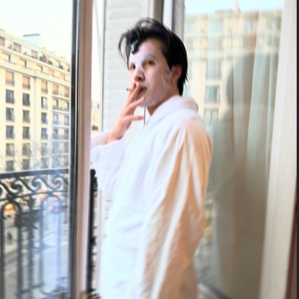 imposteraur's tweet image. #skincarecomesfirst #always