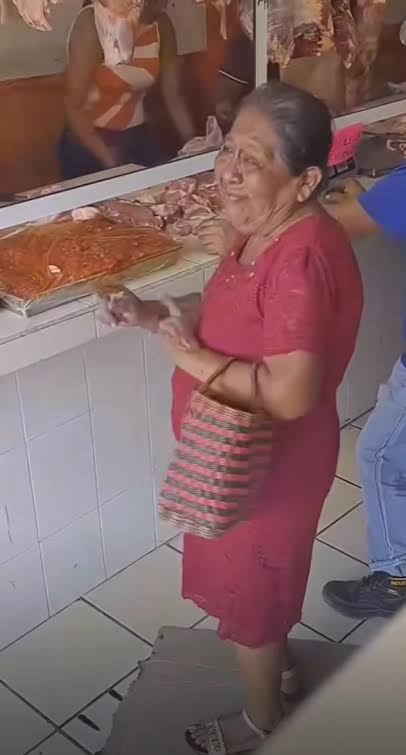 Rosy La Teacher tweet media