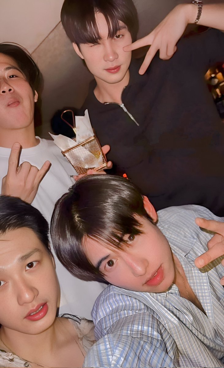 Always friends 💙💚❤️🤎 

#คนของแปลน #PlanRathavit
#2wish #MeanPhiravich
#gunnapatn