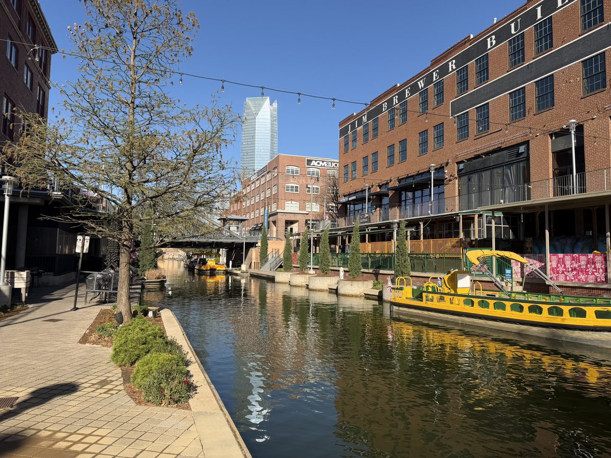 Brandon Gries 👨‍💻🏀🏈 tweet media