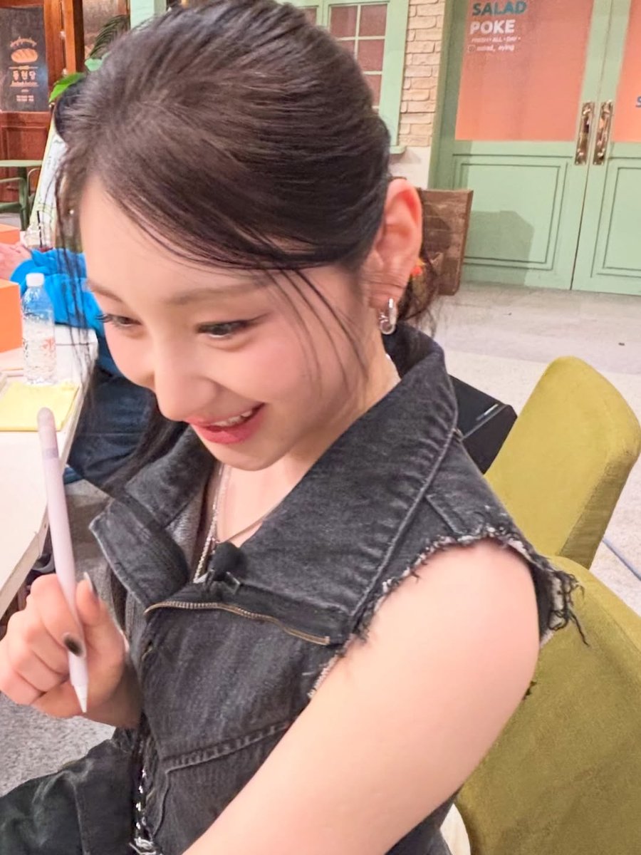 lee chaeyeon pics tweet media