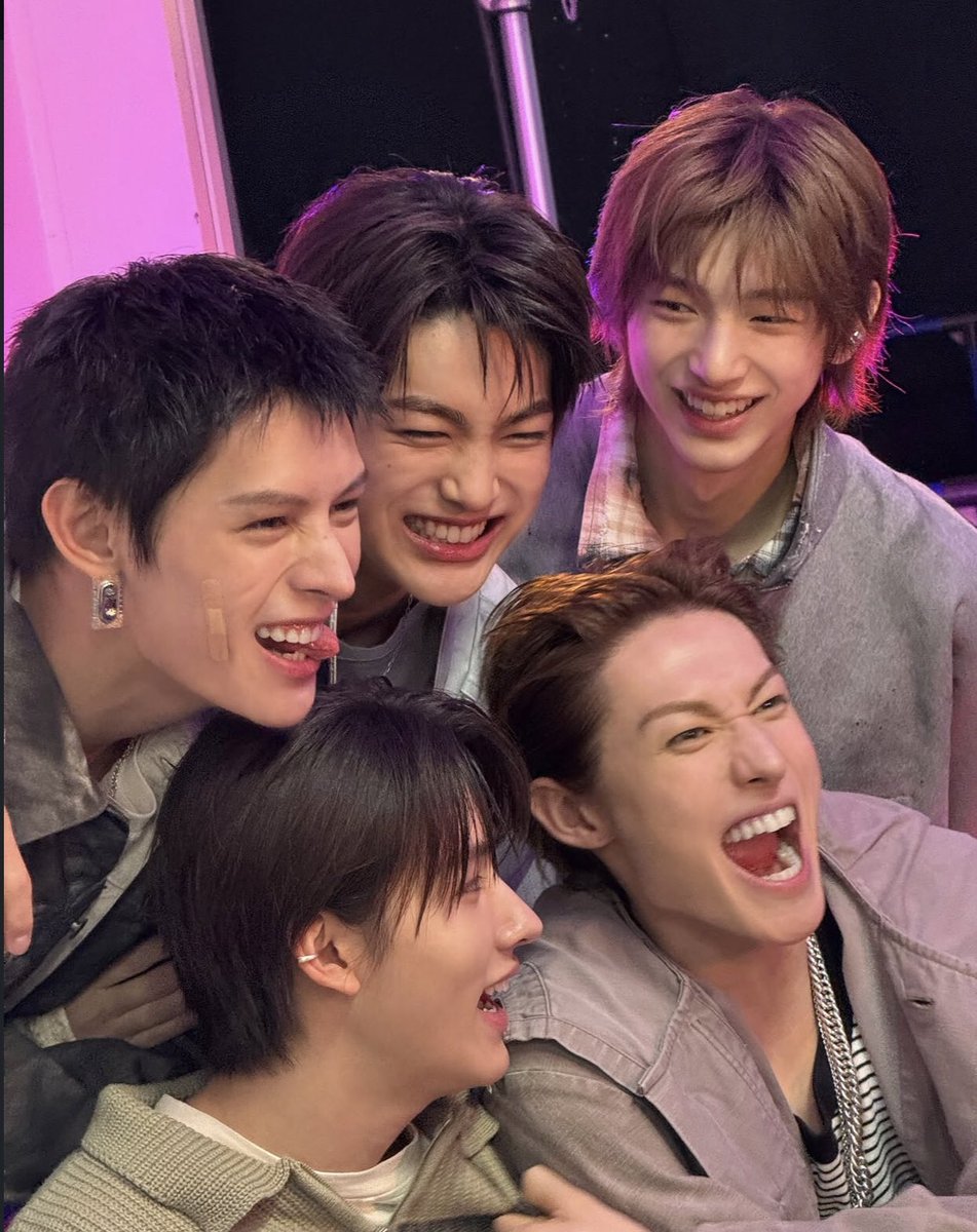 su! 💭 tweet media