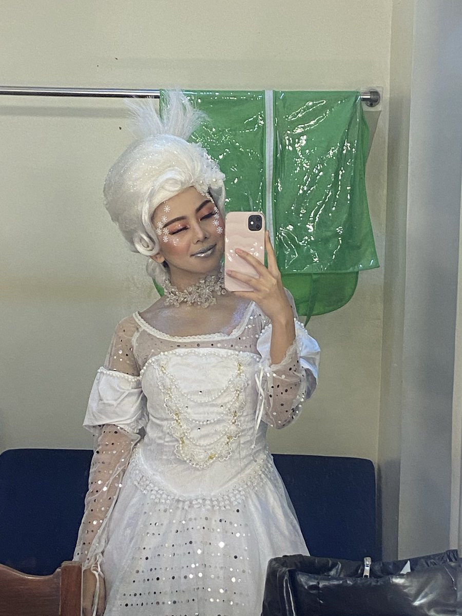 Thank you for showing up today, my dearest icies!! ❄️ It's my first theater role and I know I still have so much to learn but I hope I made you all proud 🥹 I love you all!!