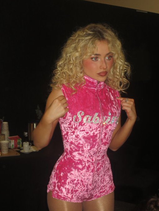 nyah 𝜗𝜚 tweet media