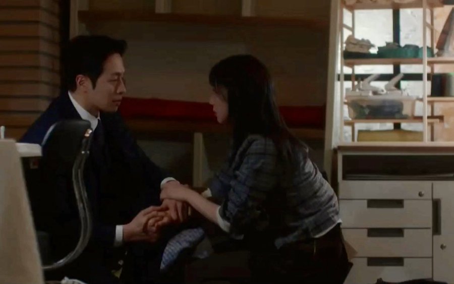 Octoberhere tweet media