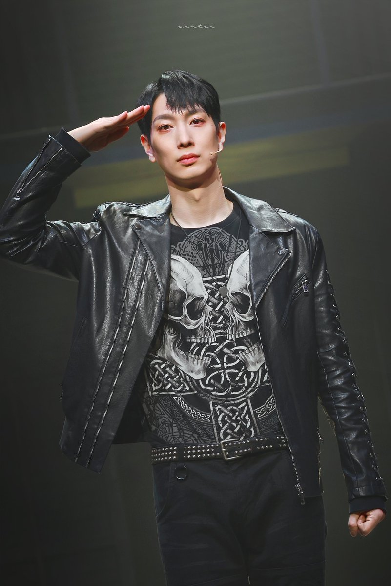 w1nterwest's tweet photo. 260321(D) 뮤지컬 은밀하게 위대하게🔫
: 커튼콜 데이 (2)

리해랑 #서동진 https://t.co/PQyP1Ow62Q