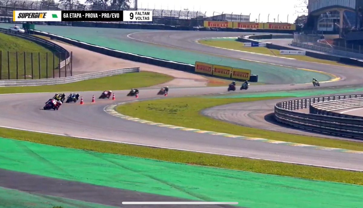 En el Superbike Brasil ya se ha vivido problemas con asfalto y se puso una solución muy fácil 🥲