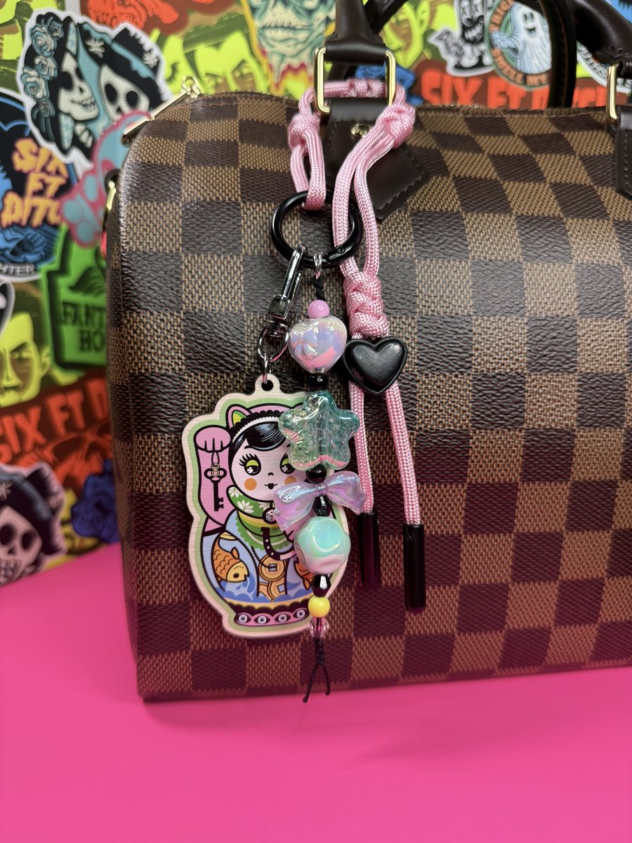 lostcarton's tweet photo. NEW Maneki Neko Catushka Charm | Lucky Cat Nesting Doll Bag Charm, available from our Etsy Store, link in our bio.. #lostcarton #luckycat #goodluck #bagcharm #etsystore https://t.co/W9Jj50bmkl
