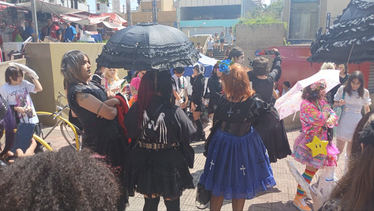 lolita without context tweet media