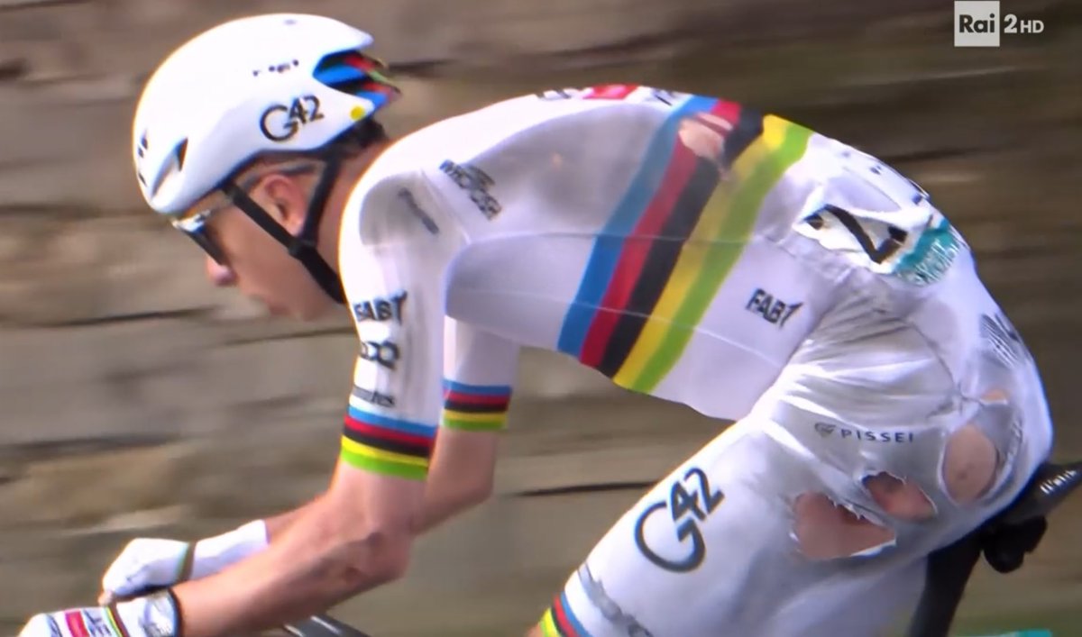 Es como un héroe mitológico. Y ganar así le acerca un paso más hacia el Olimpo 

#MilanoSanremo