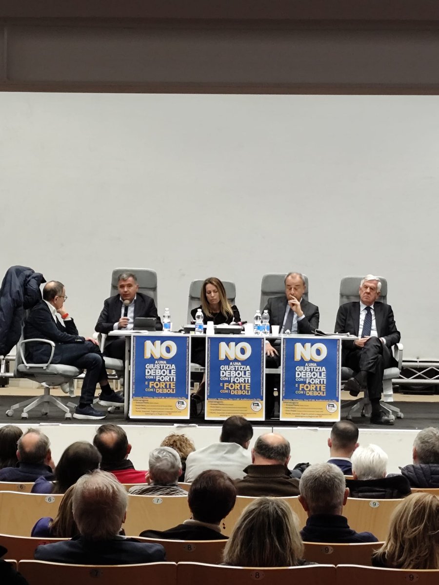 PDFedSassari's tweet photo. Giovedì sera all https://t.co/qTLD8TFJ3n di Sassari abbiamo partecipato alla chiusura della campagna referendaria per il NO con l'intervento del nostro Segretario Massimo Pintus.

22 e 23 marzo votate NO!" https://t.co/DFUcOeUqSv