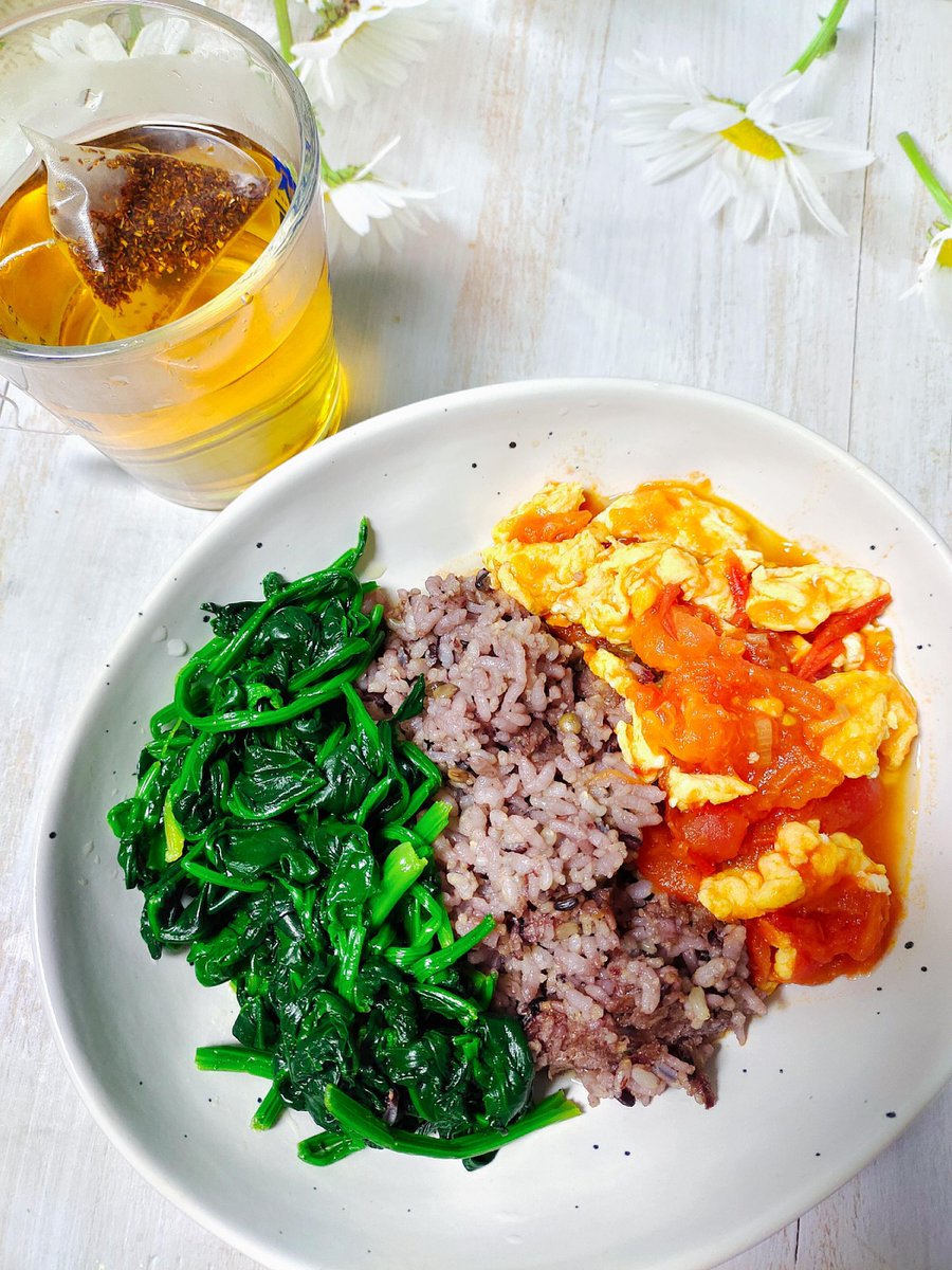 helloara tweet media