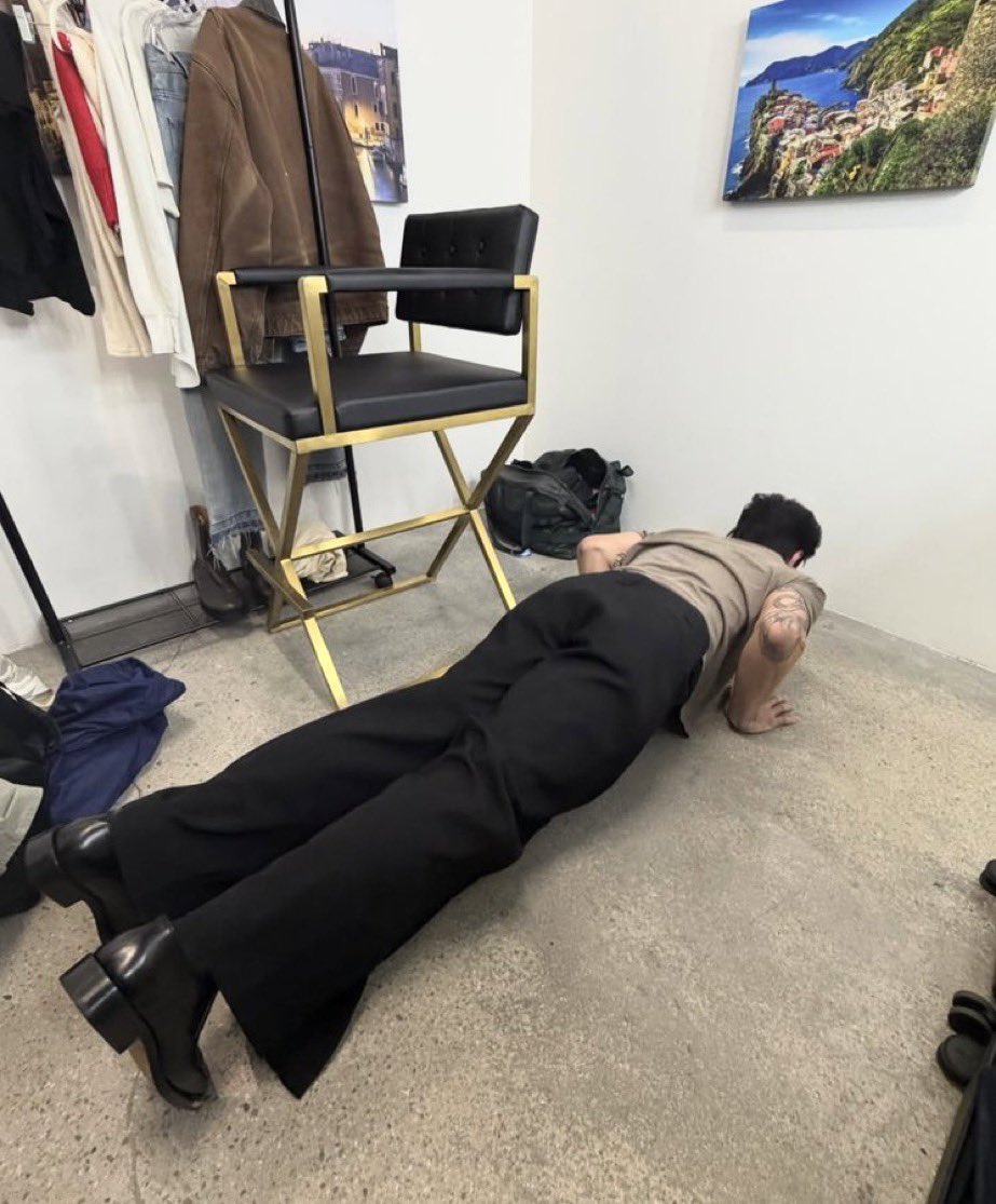 iris⁸¹ tweet media