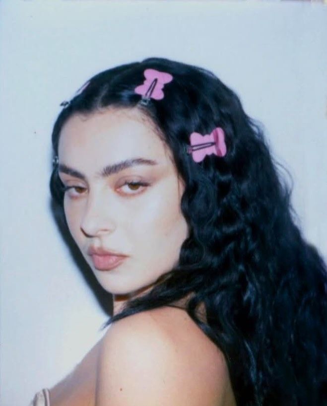 charli xcx museum tweet media