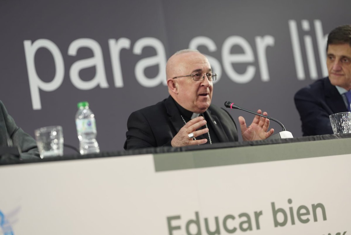 Fundación Educatio Servanda tweet media