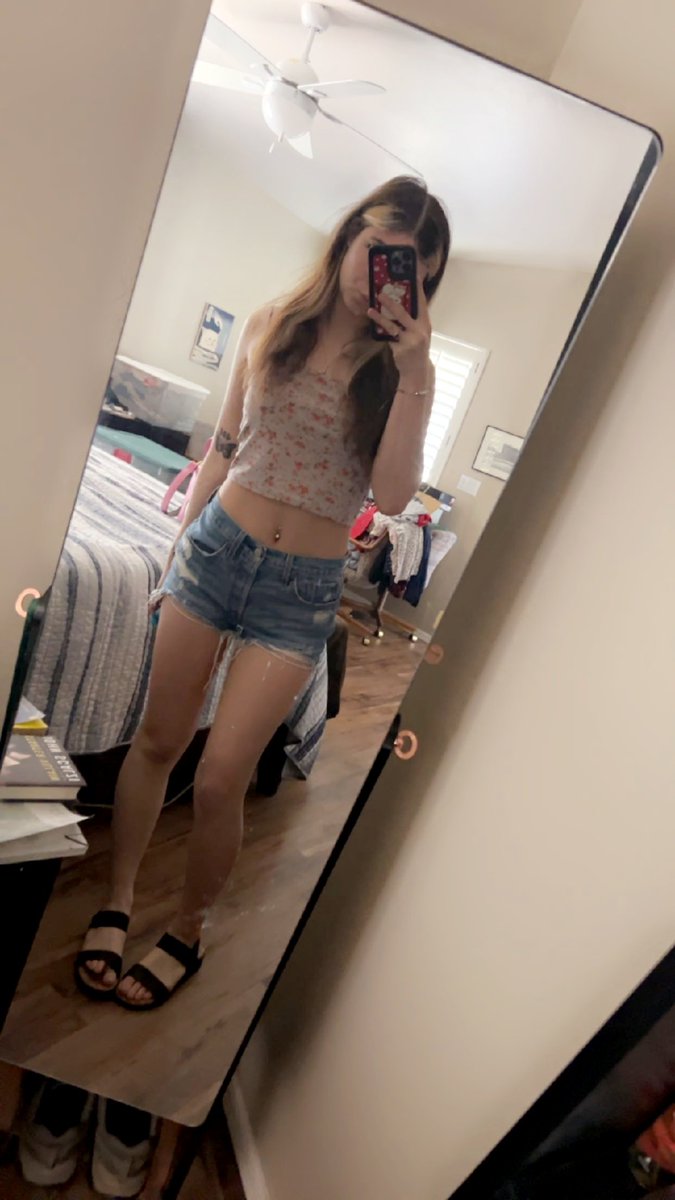 yeoubiii444alt's tweet image. 30 lbs down 🌸🌸
#edtwt #beforeandafter