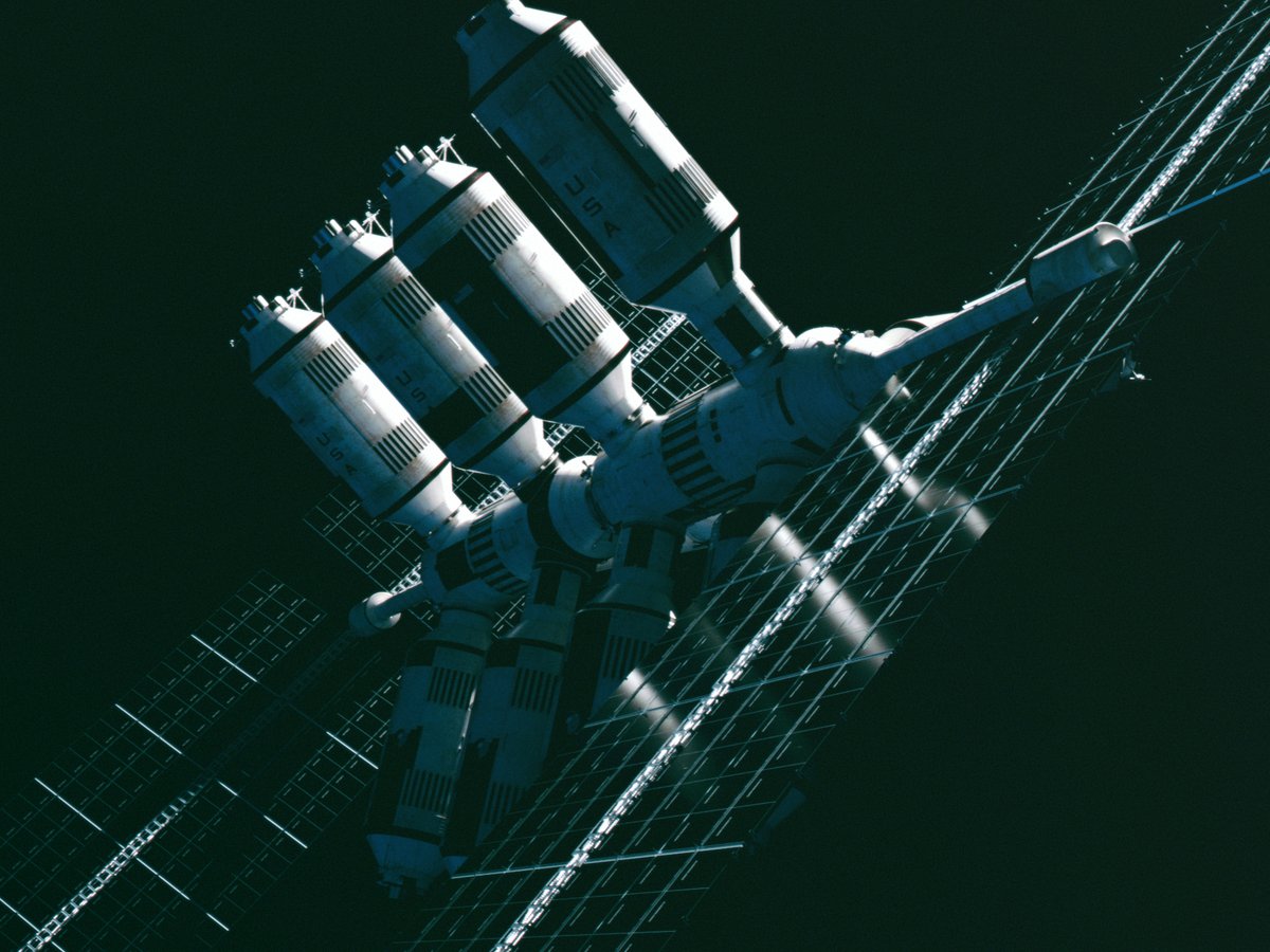 Element115 tweet media