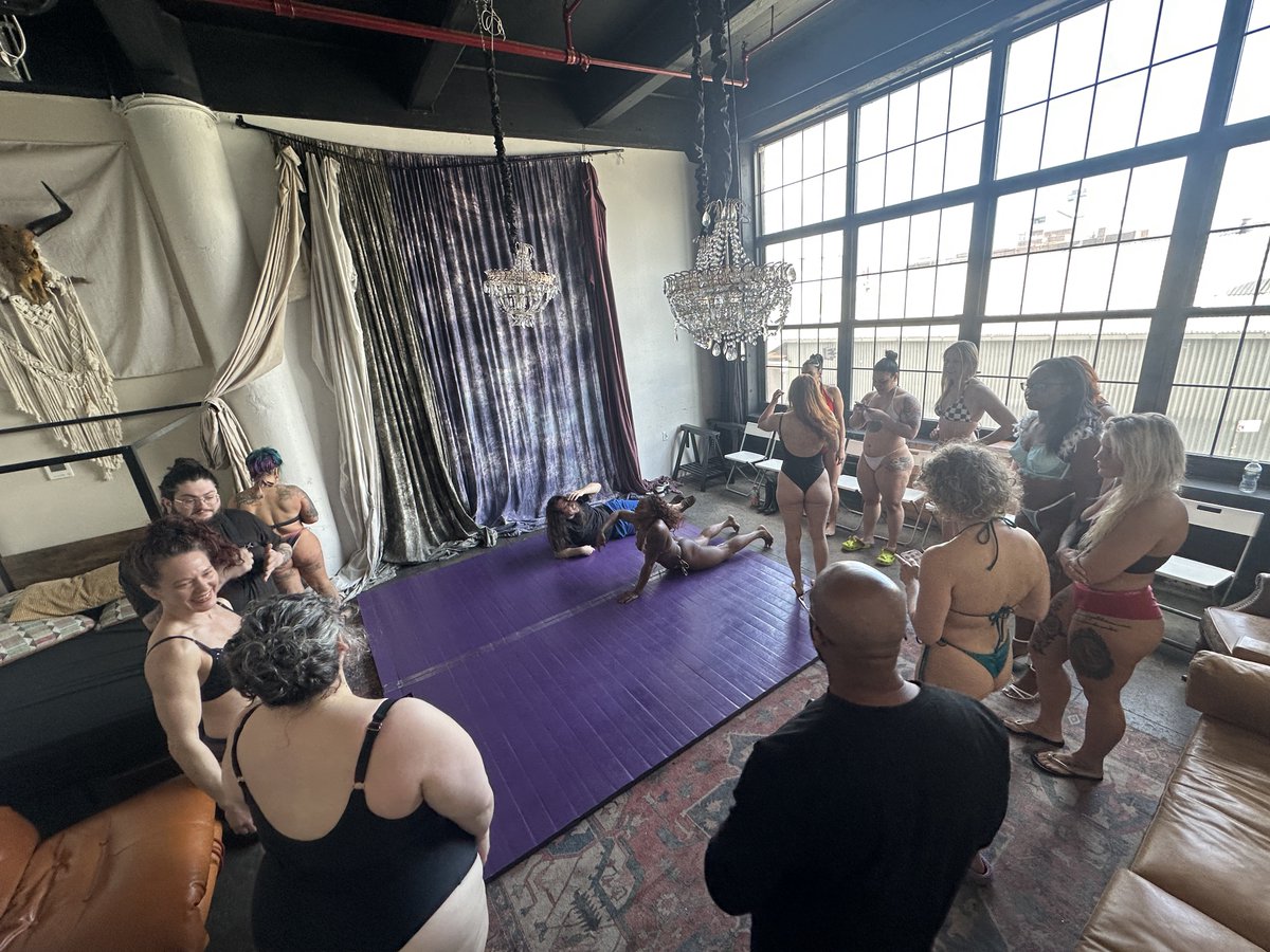 Hanz VanDerKill tweet media