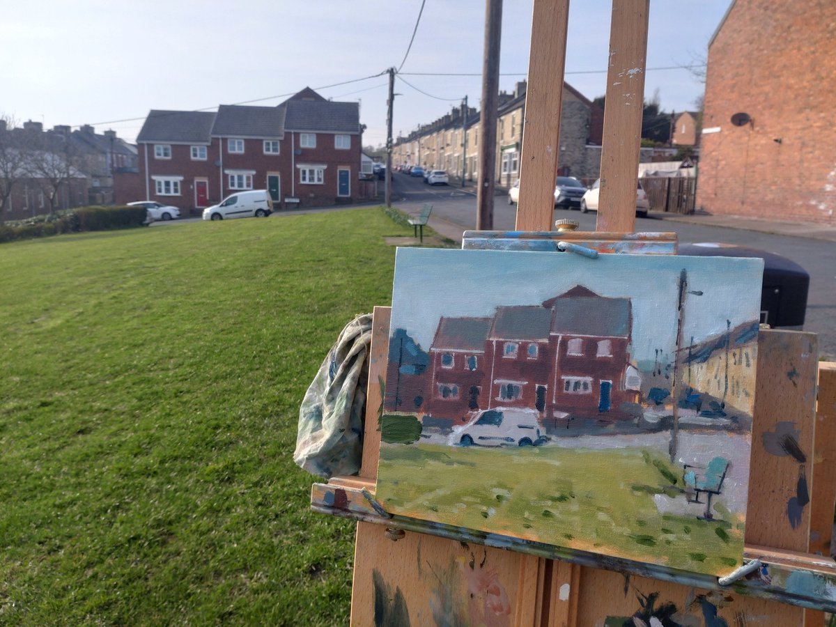 Chainsaw_McGinn's tweet photo. Out and about with the easel, making the most of the afternoon sun. #DH7 #CoDurham #pleinair #urbanlandscape https://t.co/lbIzfPLT4P
