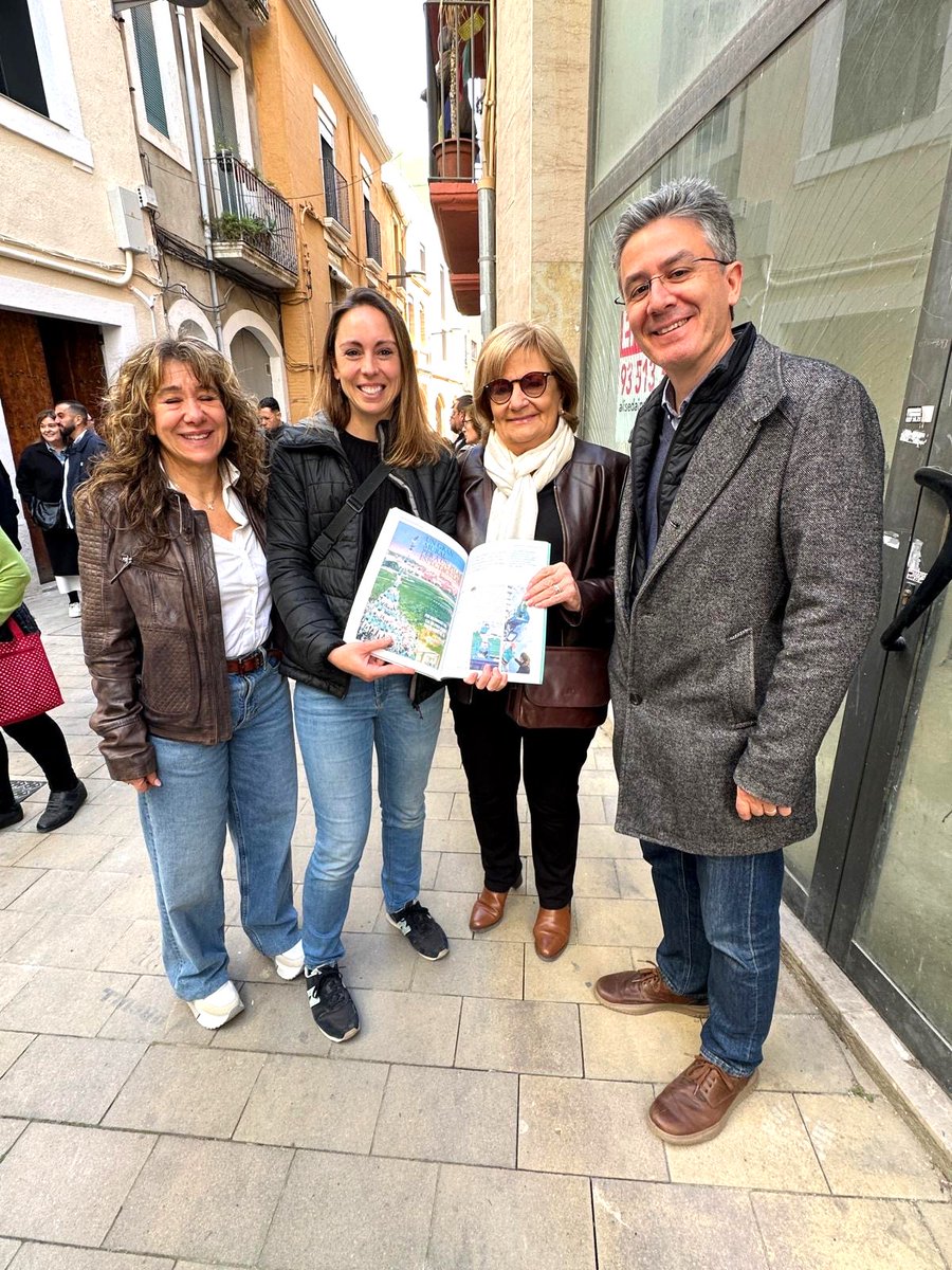 Maria Rosa Ferré Galimany 🌸 tweet media