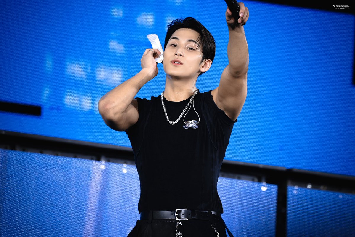 𝐏𝐡𝐚𝐧𝐭𝐨𝐦 𝟒𝟎𝟔 tweet media