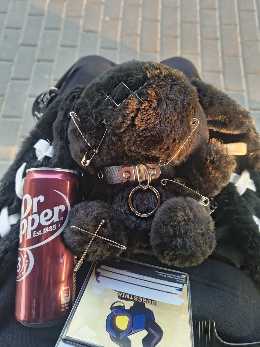 centunya tweet media