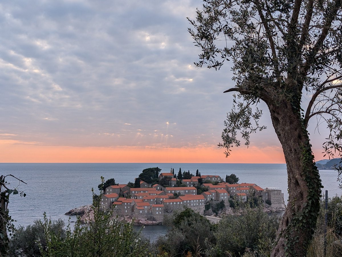 в каждой фразе по базе 🏳️‍🌈 tweet media