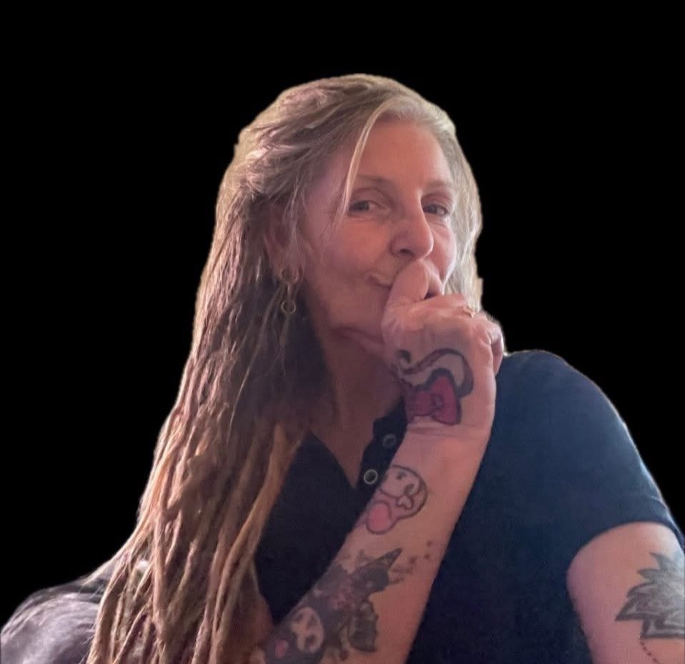 Tiffany_M_Roa's tweet image. When your hair is finally long enough to fall in the toilet , do you cut it ? Or learn to get faster at messy buns ? 😂
#dreadlocks #hair #whitegirllocs