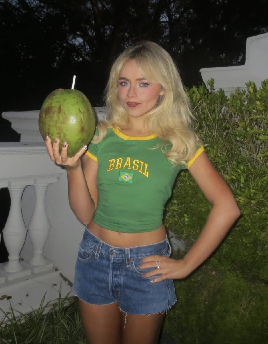 best of sabrina carpenter tweet media