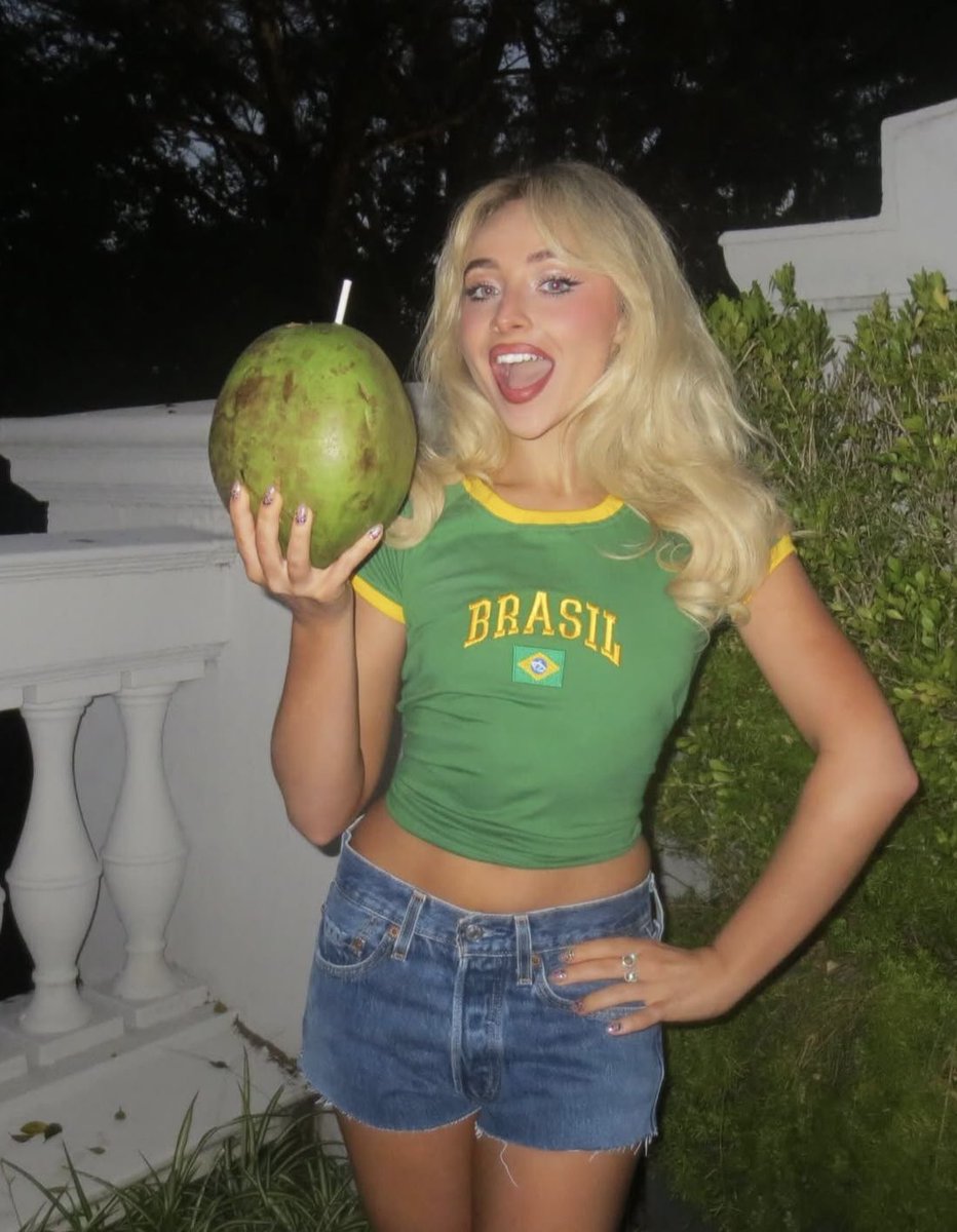 best of sabrina carpenter tweet media