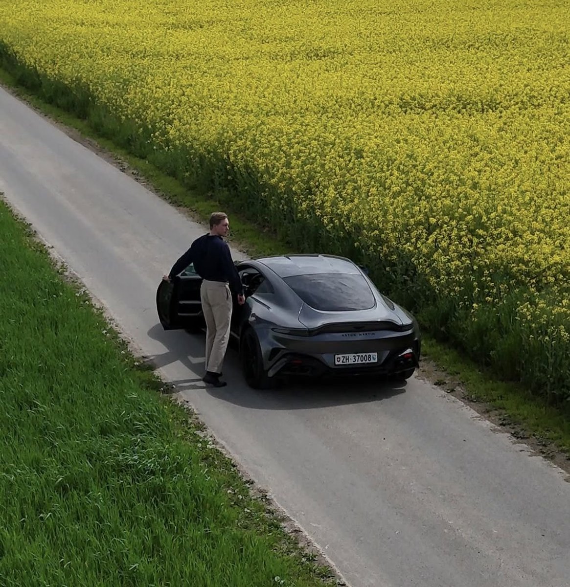 Gentlemen's Aesthetics tweet media