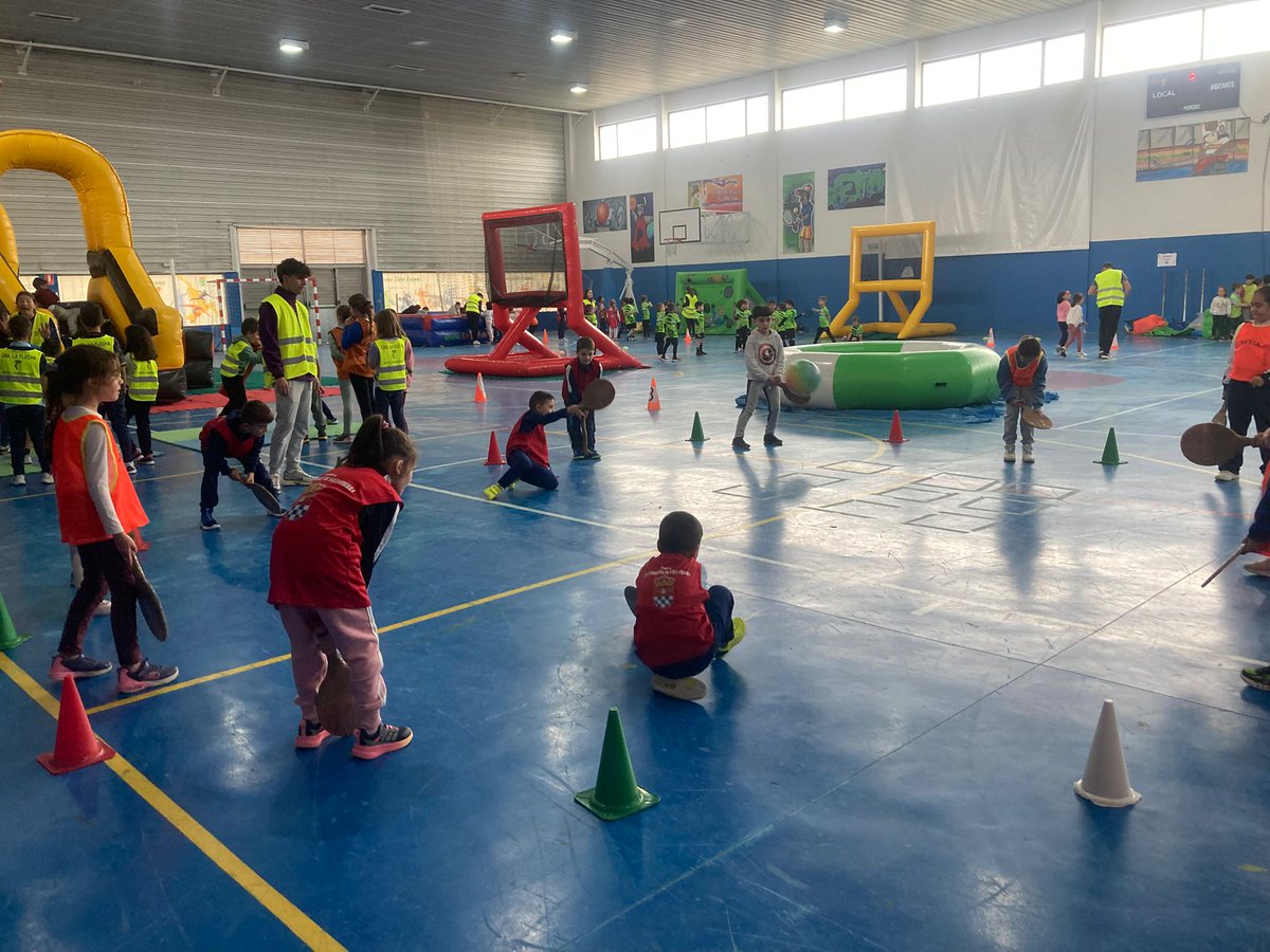 deportesdipusal's tweet photo. Gran jornada también para los más pequeños en el pabellón de Villamayor #Prebenjamines https://t.co/NoDwJHOtg5