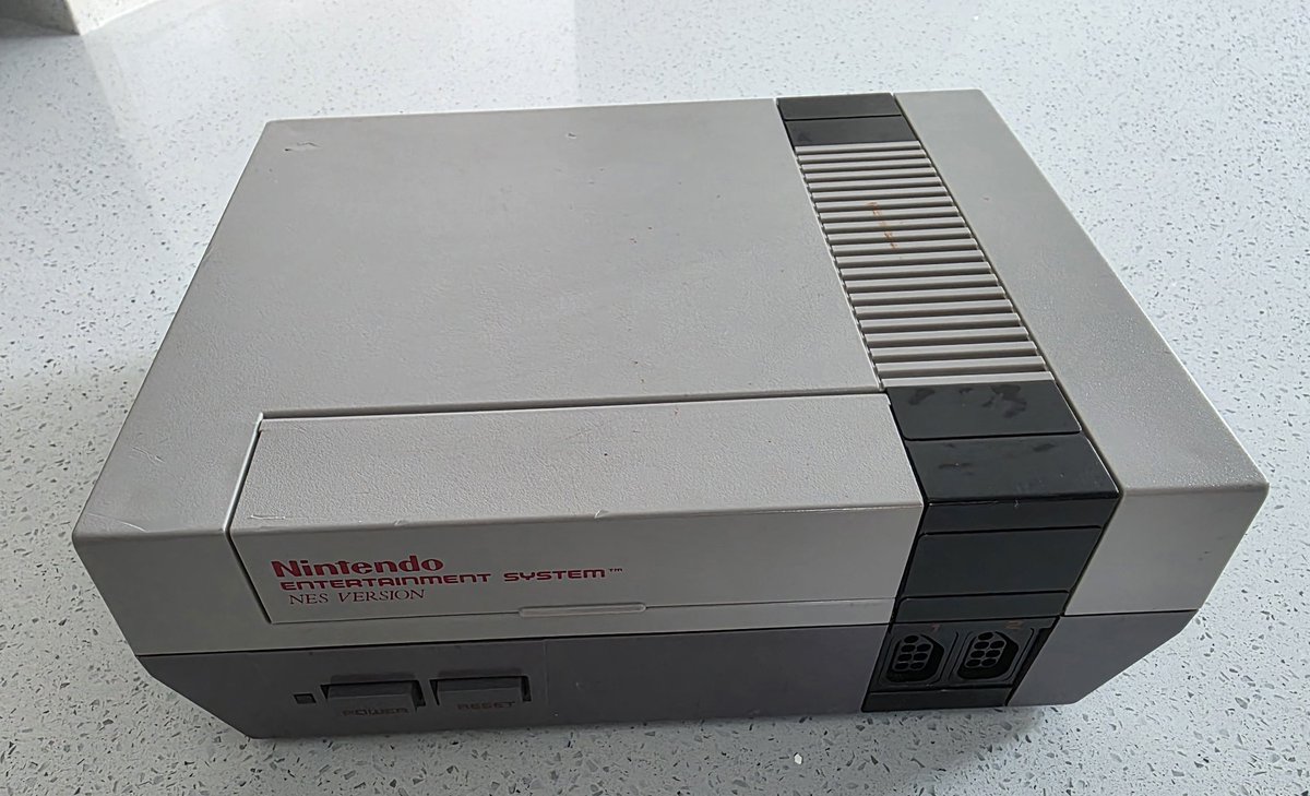 dadladgaming's tweet image. Lovely gift from my mate Ted 👌

#gamesroom #mancave #retrogaming #gamescollection #videogames #youtuber