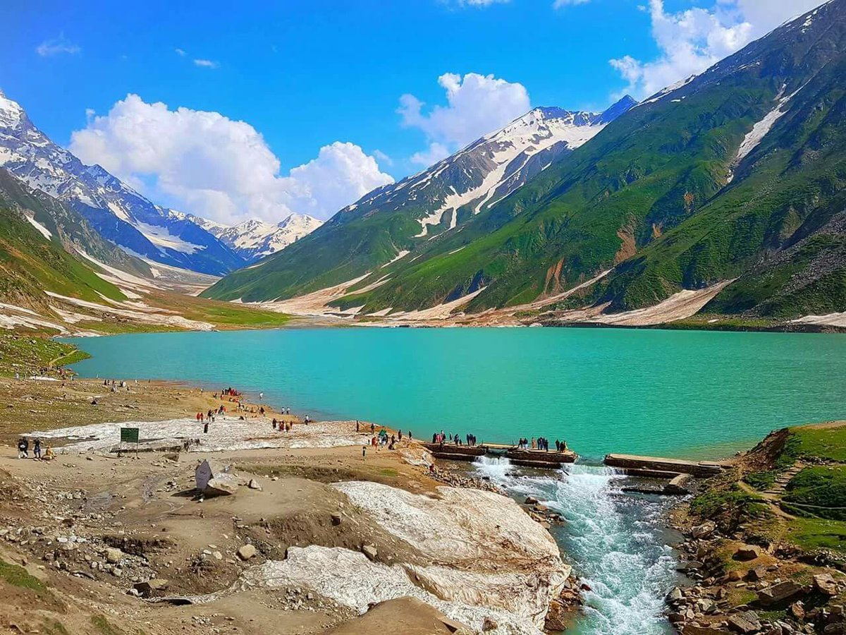 TravelDolce's tweet photo. One of the most beautiful lakes in the Himalayas.
#LakeSaifUlMalook #Pakistan https://t.co/FN8UCfu3Lo