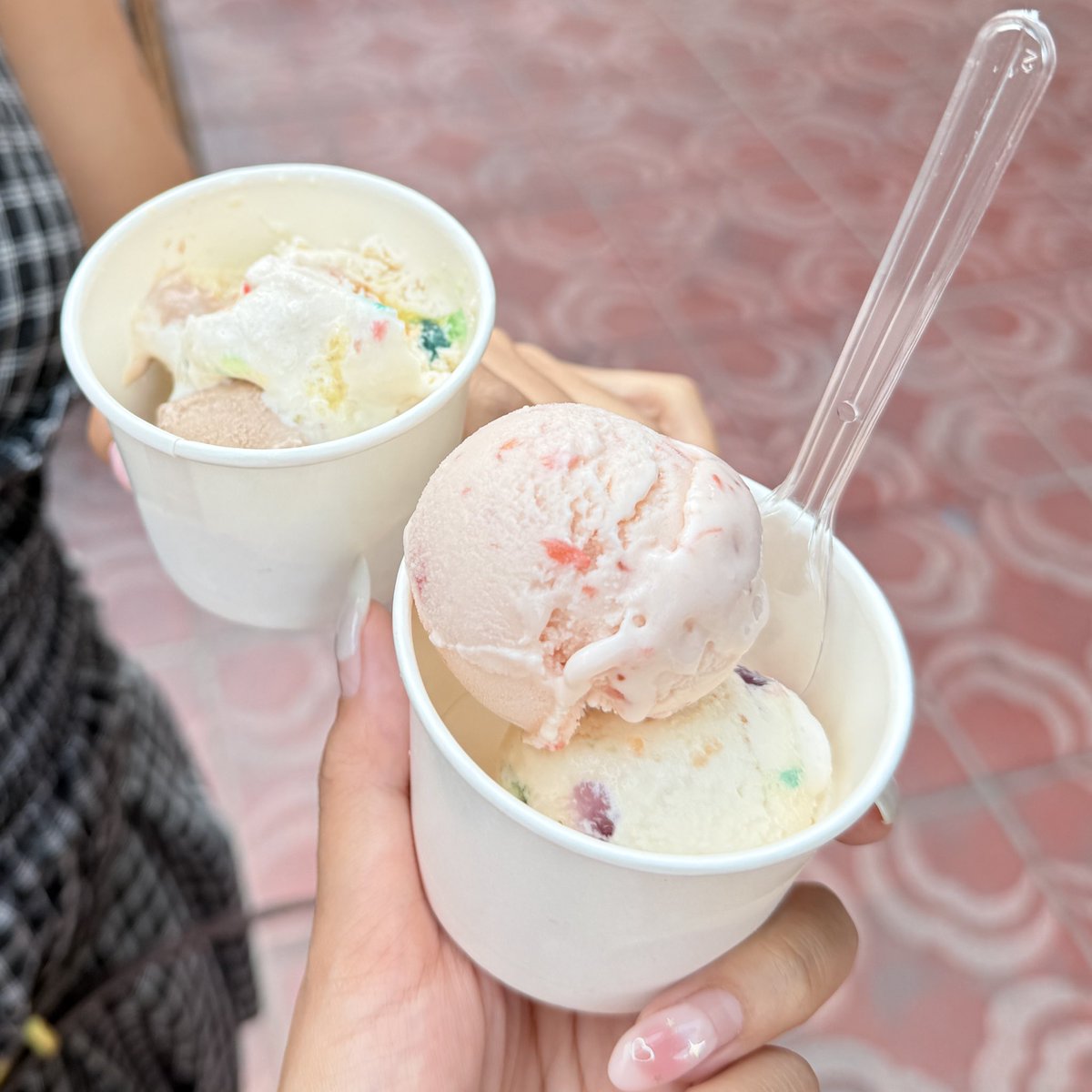 ucancallme tweet media