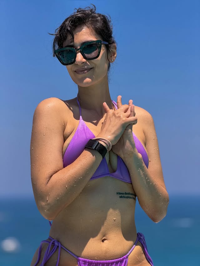 MrYug217's tweet photo. Sonia Rathee : Drops A Bikini Banger 👙💥🥵
#Soniarathee #Hotbikini #SoniaRathee
1/2 https://t.co/mZTq6z6Vdt