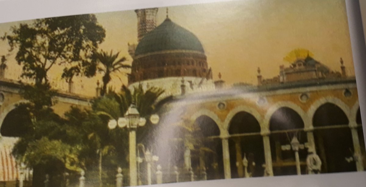 HatimAbid2's tweet photo. نعم...هو آية في الارض ومائدة من السماء ومقام قدسي في حضرته عليه الصلاة و السلام💚 https://t.co/Rv4KjPFSuU