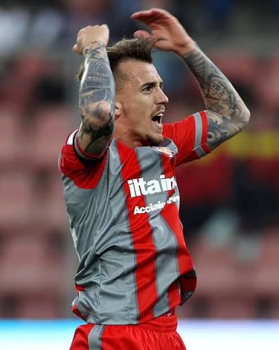 Bonvo il browtiano 4-4-2 #auderoout tweet media